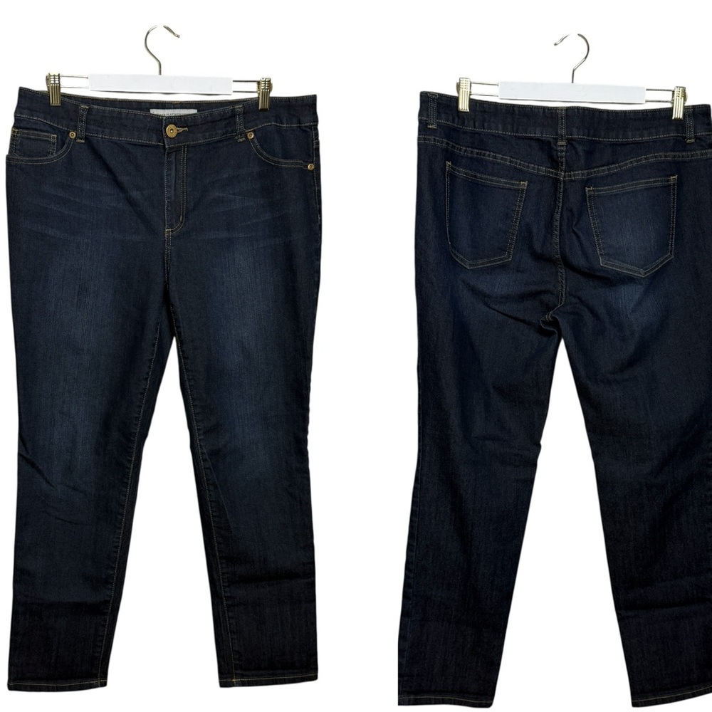 Chicos PLATINUM Ultimate Fit Medium Wash Blue Denim Jeans Sz 2.5 (14R) Casual